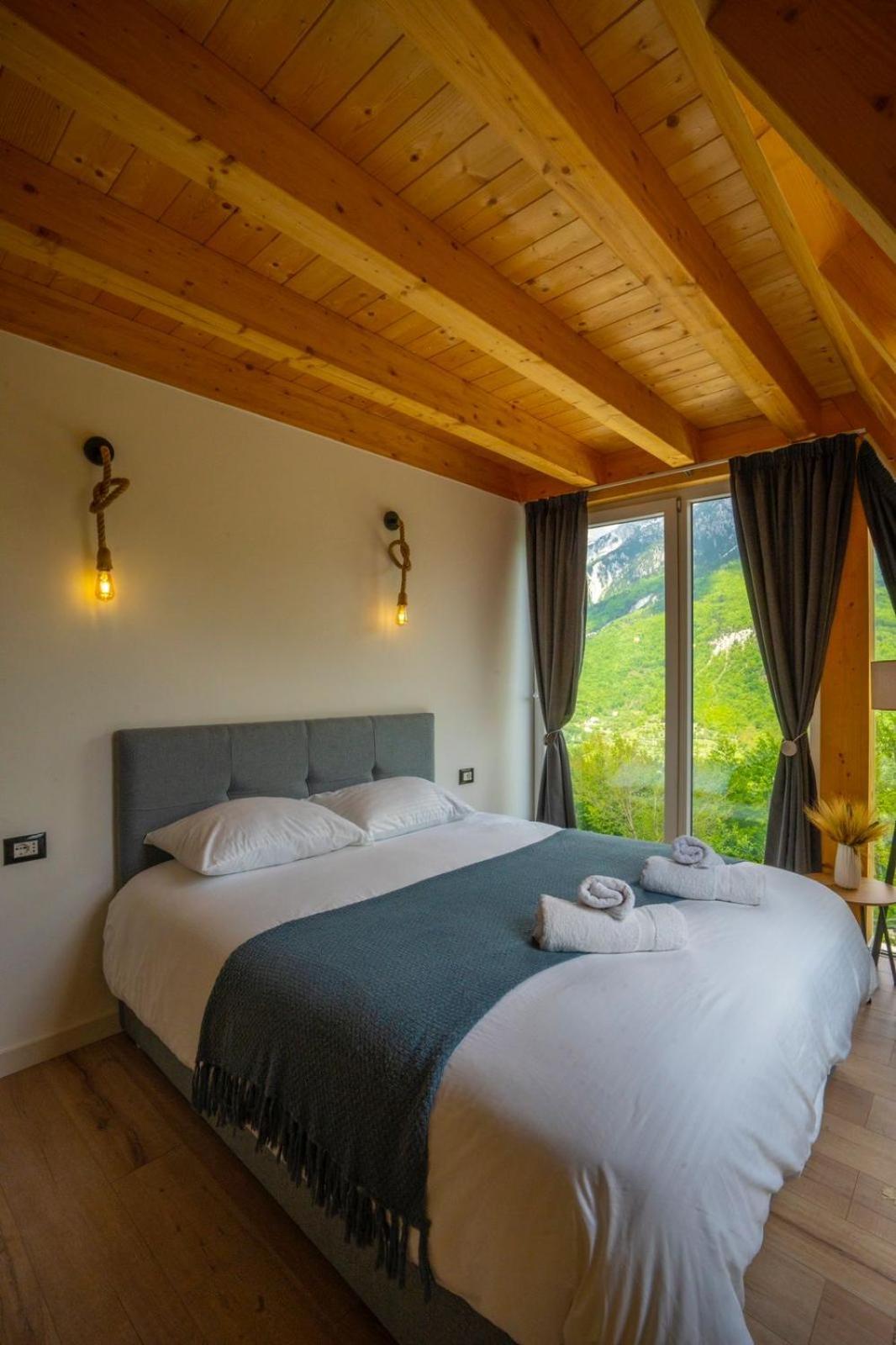 Vidis Chalet Boutique Hotel 세스 외부 사진