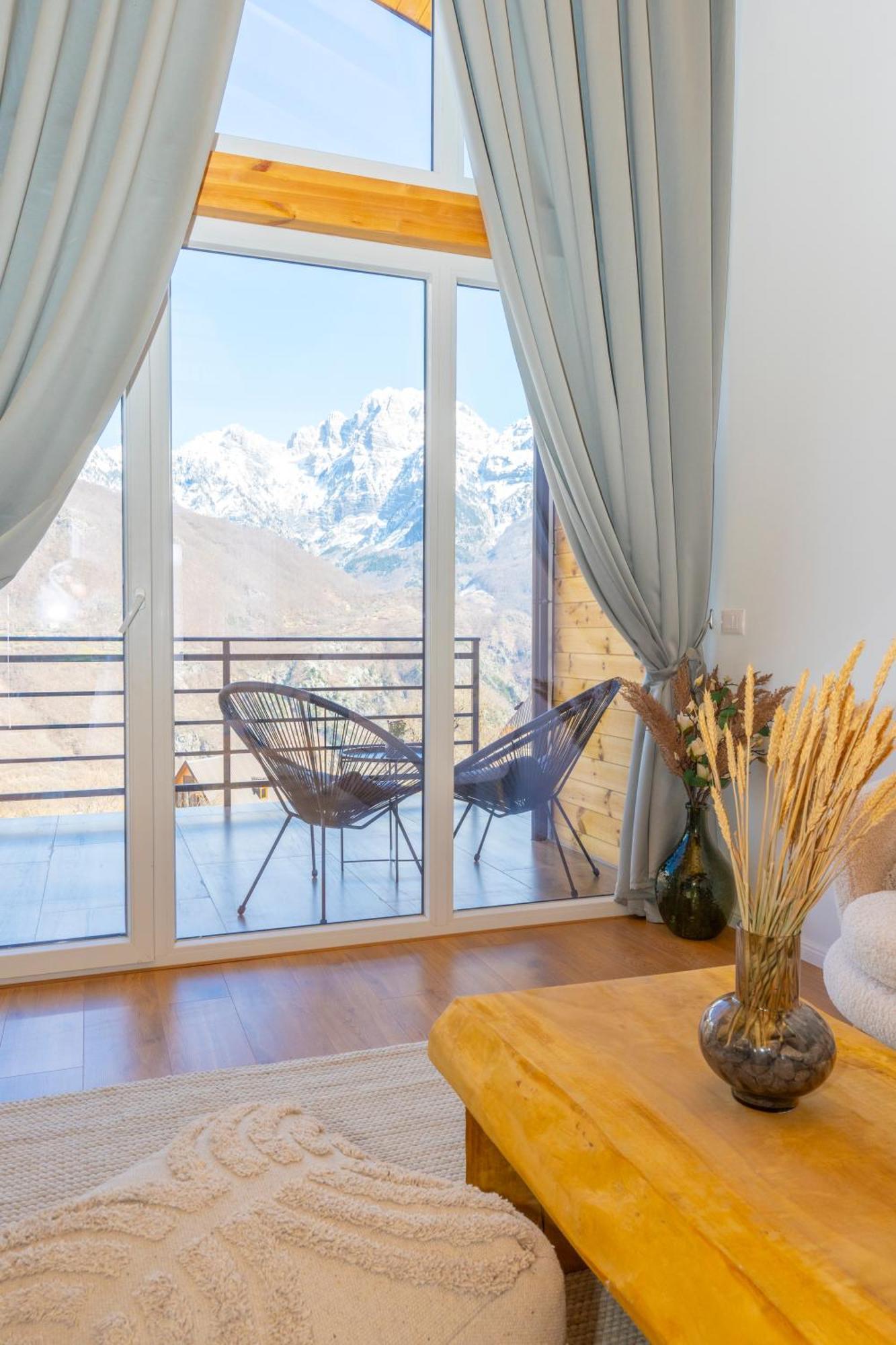 Vidis Chalet Boutique Hotel 세스 외부 사진