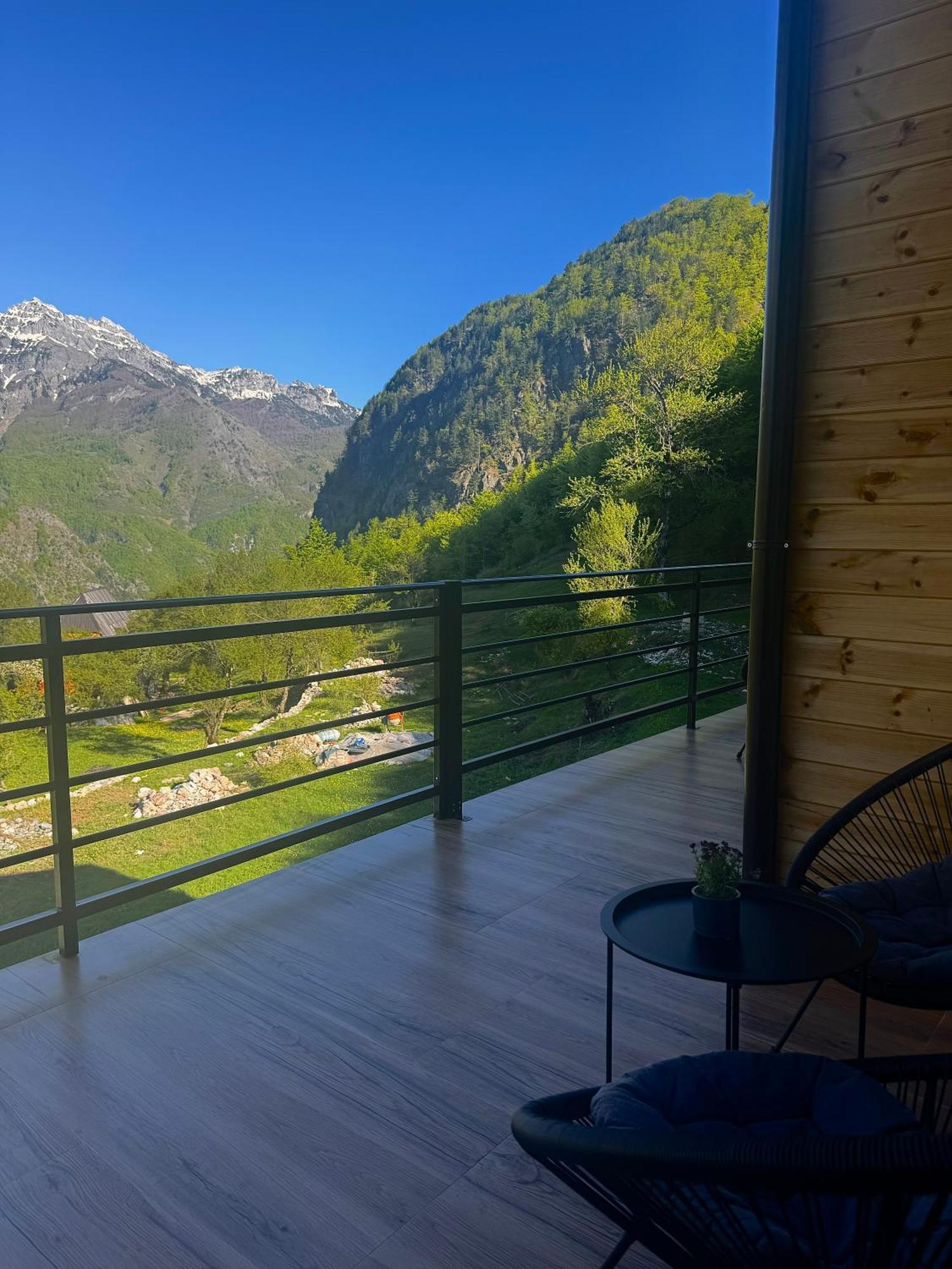Vidis Chalet Boutique Hotel 세스 외부 사진